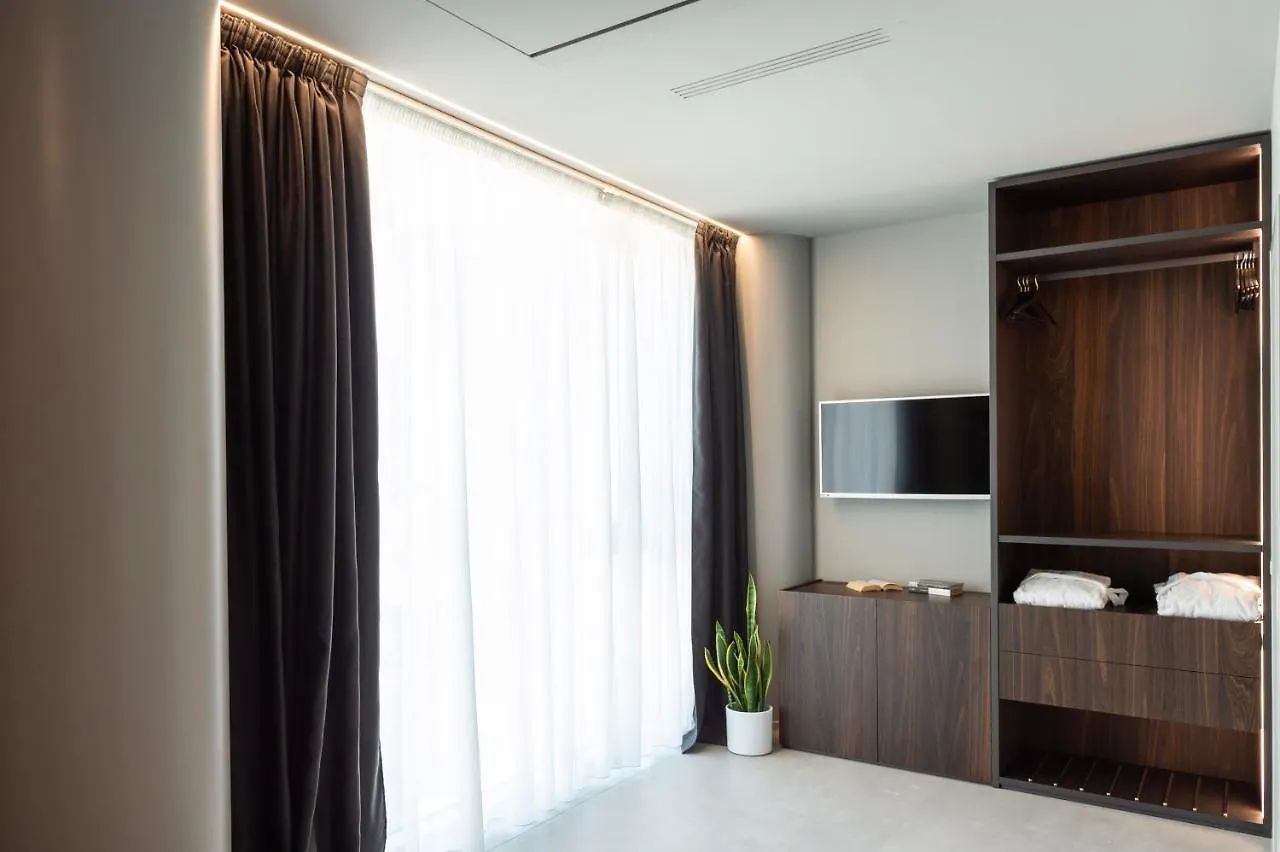 Hotel Commodore 切尔维亚